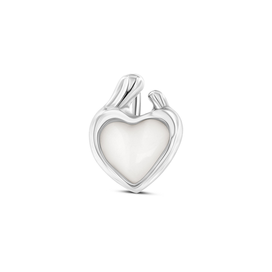 Silver Amore pendant: a heart-shaped breast milk stone with a mother and child shape at the top