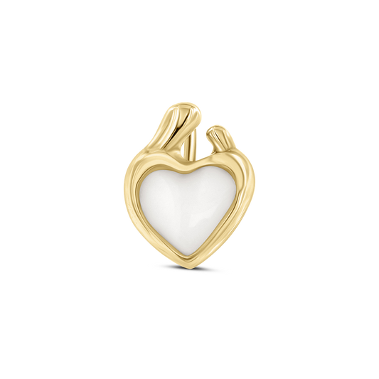 Amore pendant in yellow gold: a heart-shaped breast milk stone with a mother and child shape at the top