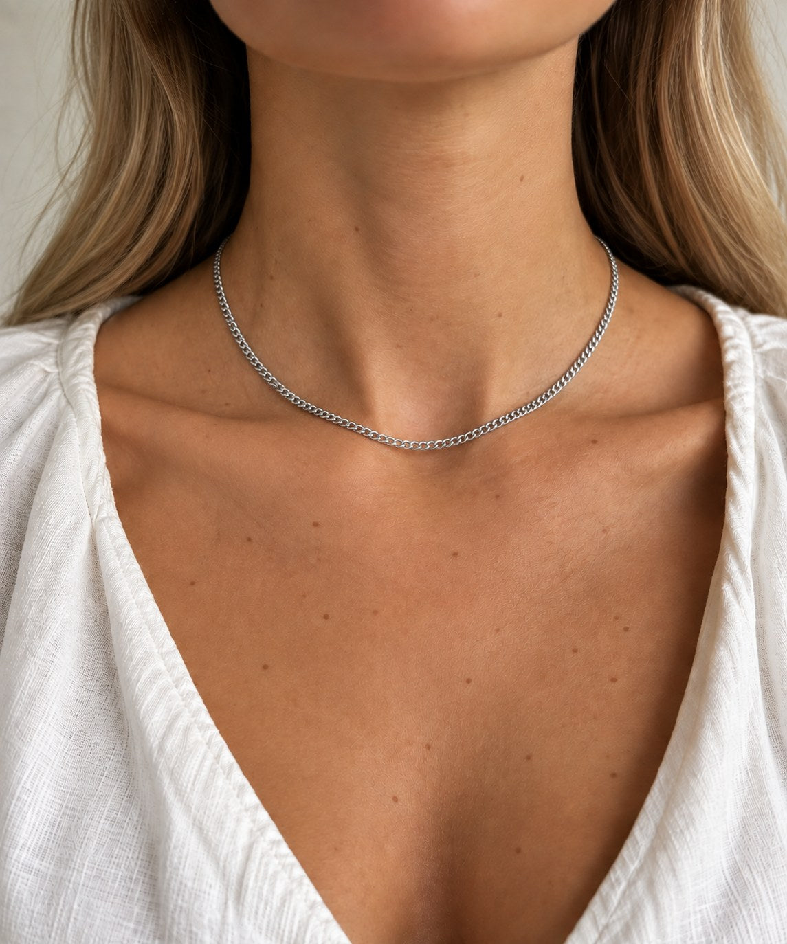 Sterling silver Statement chain in 42 cm, worn close to the neck