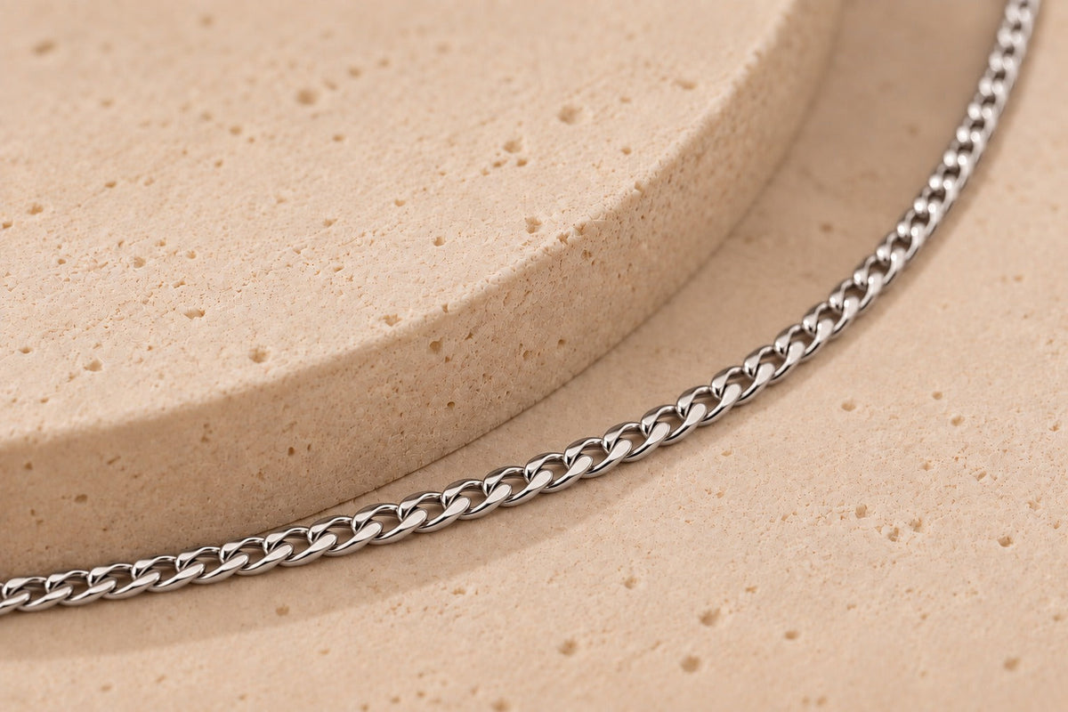 Shiny sterling silver Statement chain with finely crafted curb links